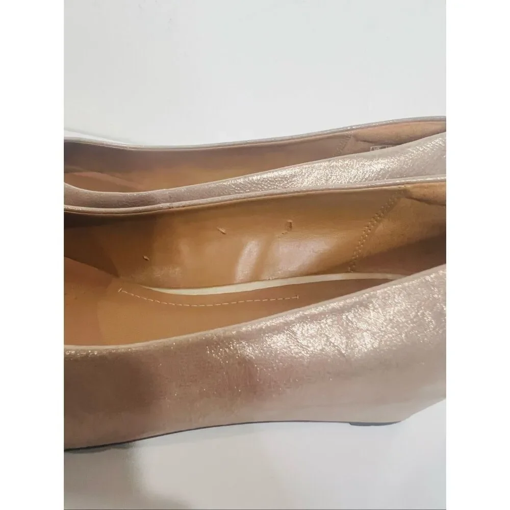Clarks Artisan Gold Metallic Leather Wedge Shoes Sz 9.5 Excellent Condition